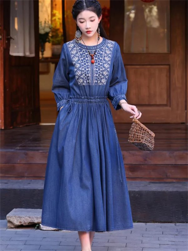 6126LSNExPL.jpg Women Vintage Denim Dress Embroidery A-Line Jeans Dress Round Neck High Waisted Pleated Midi Dress
