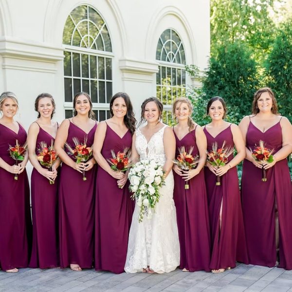 Women's Spaghetti Straps Bridesmaid Dresses with Silt Long Formal Party Dress with Pockets 2024