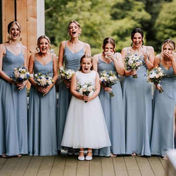 Women's Spaghetti Straps Bridesmaid Dresses with Silt Long Formal Party Dress with Pockets 2024