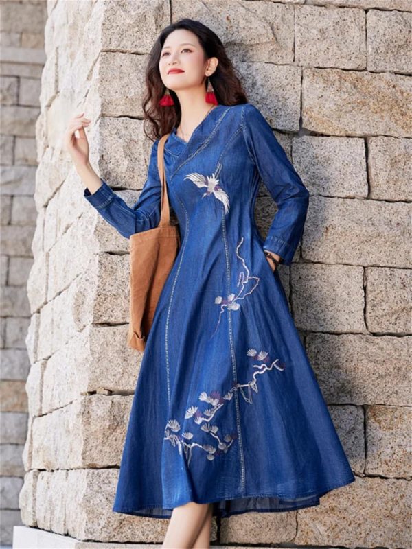 71tqOiywRL.jpg Women Long Sleeve Vintage A-Line Midi Dress Chinese Style Embroidery Jeans Dress V-Neck Denim Dress