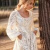 Women's V Neck Lace Wedding Dresses for Bride 2025 Lace Appliques A Line Beach Wedding Gown
